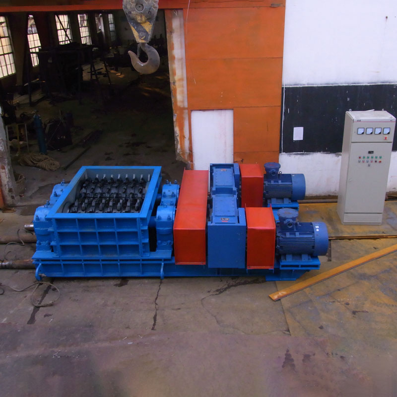 Двухзубчатая-роликовая-дробилка